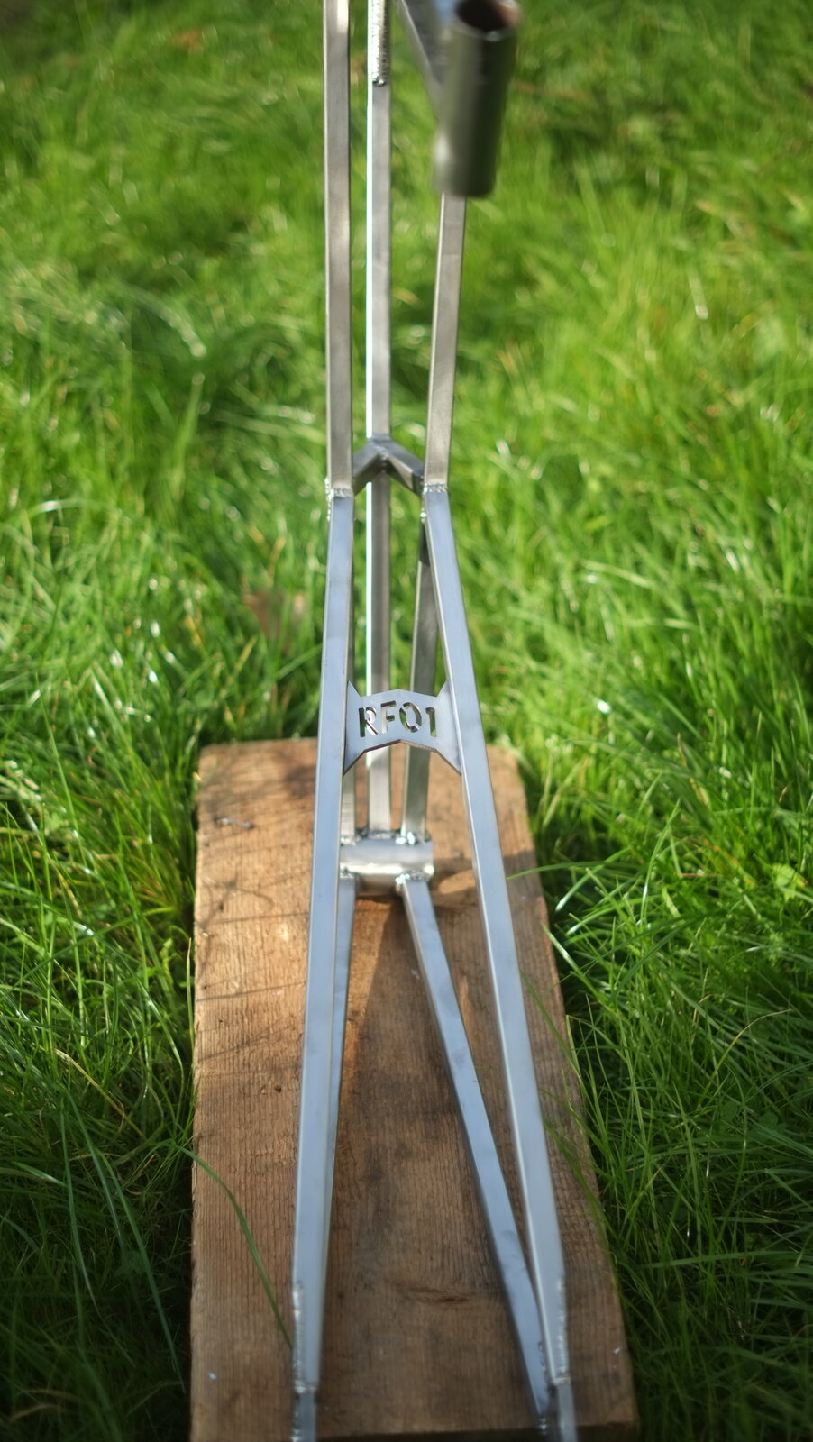 RF01 square-section rear frame detail